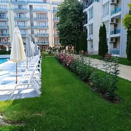 студио сандреа две плюс едно комплекс оазис Apartamento *